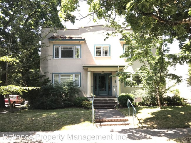 Primary Photo - 2303 NE 12th Ave