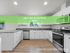 Building Photo - MOVE IN SPECIAL! HALF OFF FIRST MONTH'S RE...