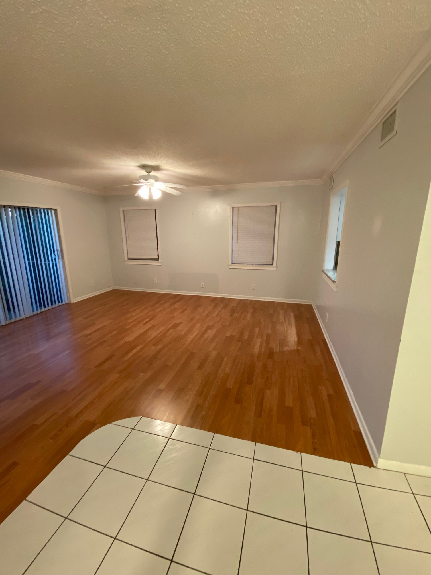 Huge Living Area/Newer Floors - 3951 NE 18th Ave