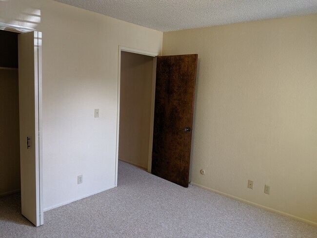 Building Photo - 203 Patricia Ct