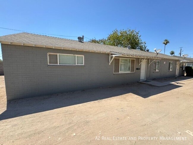 Building Photo - 1005 E Turney Ave