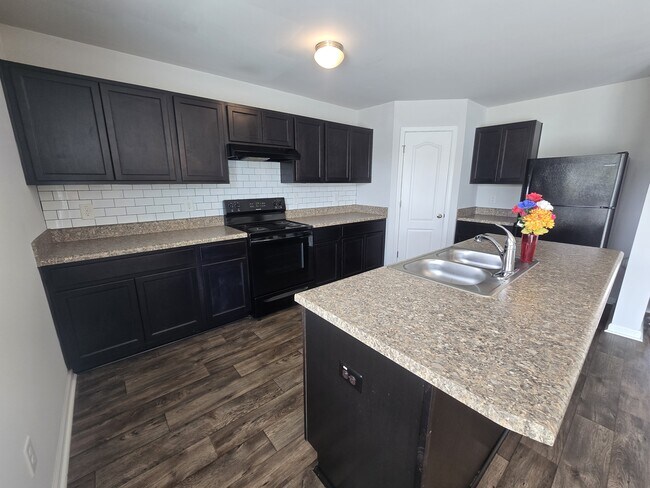 Building Photo - 129 Maple Tree Ln