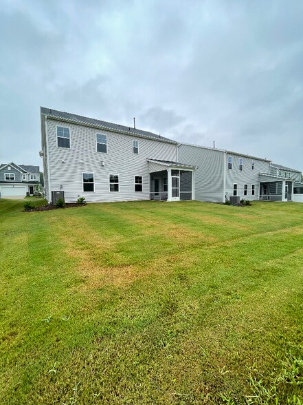 Building Photo - 540 Morning Lgt Dr