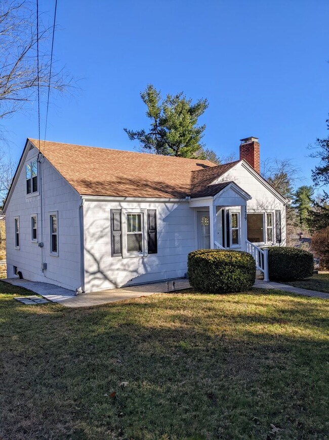 Building Photo - Beautiful Asheville Rental in the Malvern Hills Neighborhood!
