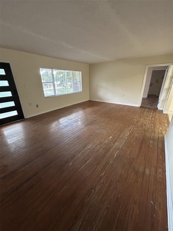 Building Photo - 2899 E Crooked Lake Dr