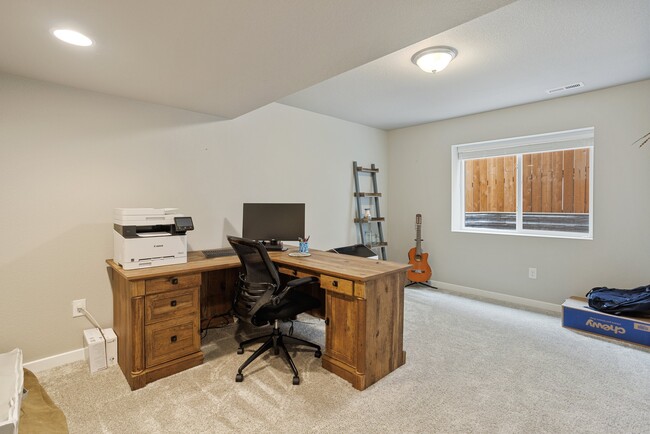 Building Photo - 2607 Shawnee Dr