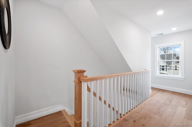 Building Photo - 32 Ackerman St