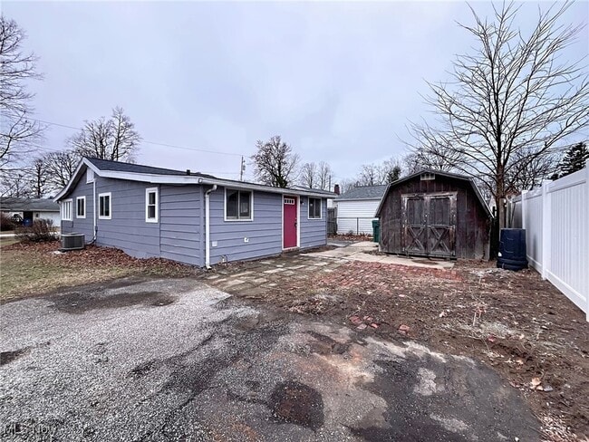 Building Photo - 38599 Plains Ct