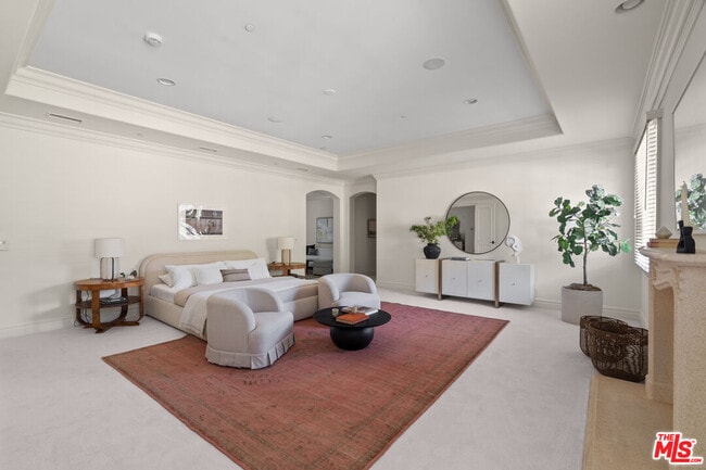 Building Photo - 3697 Benedict Canyon Ln