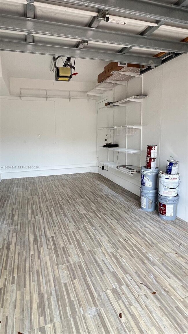 Building Photo - 7392 NW 112th Ct