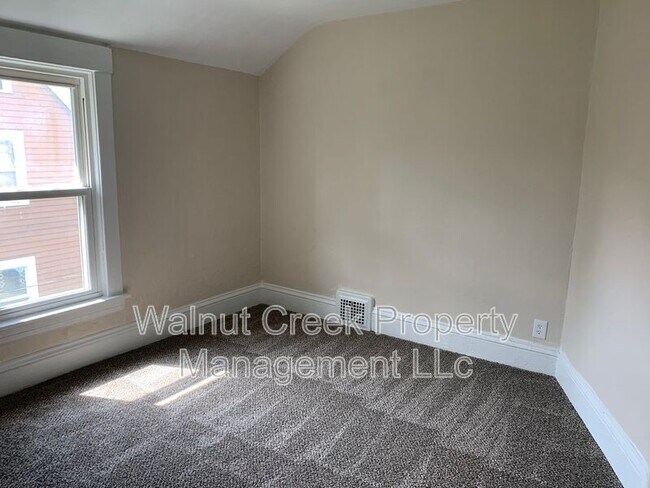 Building Photo - 1728 -1730 E 30th