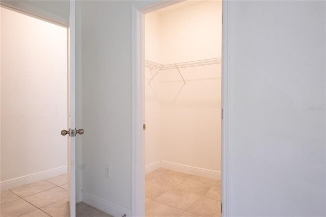 Building Photo - 422 Marion Oaks Course