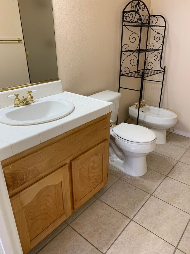 Building Photo - 3 Bedroom 2 Bath Home in Cul-De-Sac