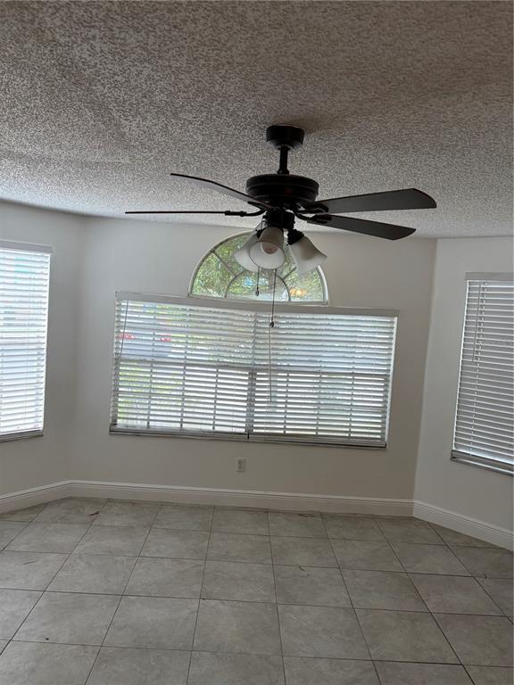 Building Photo - 2717 N Poinciana Blvd