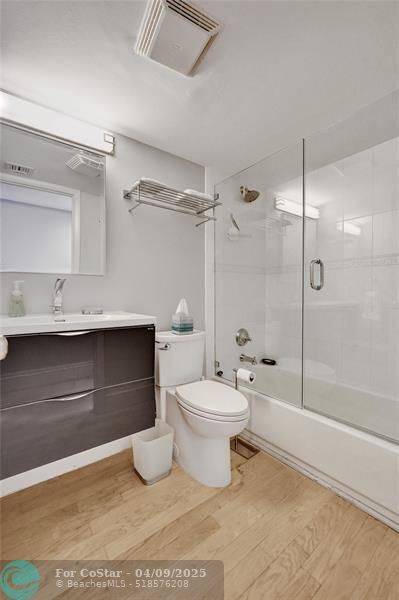 Building Photo - 3100 NE 48th St