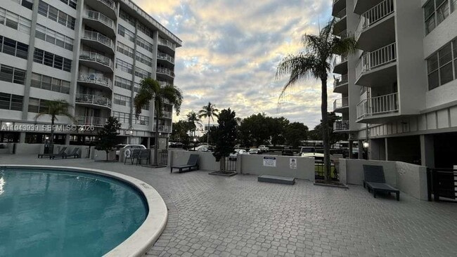 Building Photo - 16740 NE 9th Ave