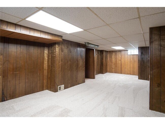 Building Photo - 3708 Xenia Ave N