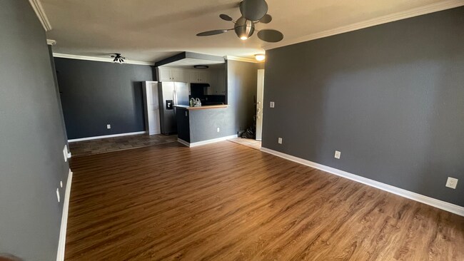 Living Room / Kitchen - 432 Edgehill Ln