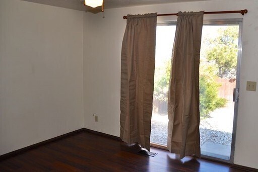 Building Photo - Home in North Valleys