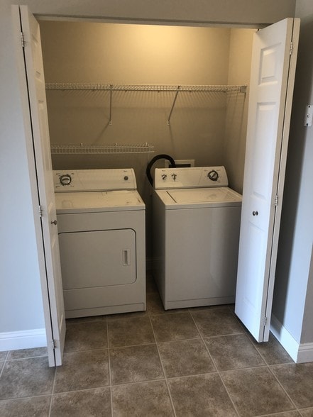 Building Photo - 641 E 46th St