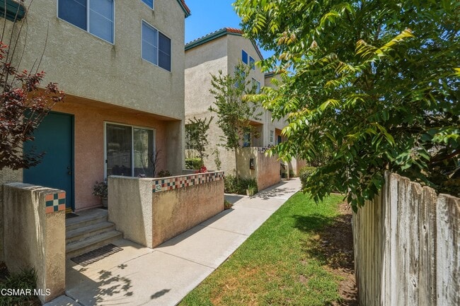 Building Photo - 13901 Olive View Ln