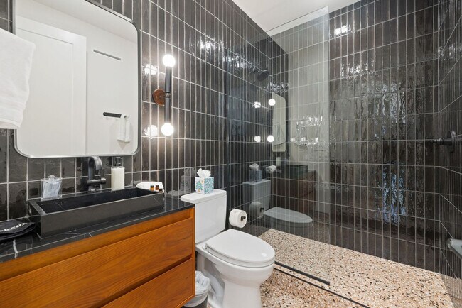 Building Photo - 1117 3rd Ave S