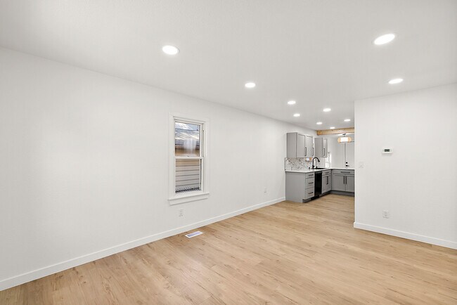 Building Photo - 11259 Chapp Ave