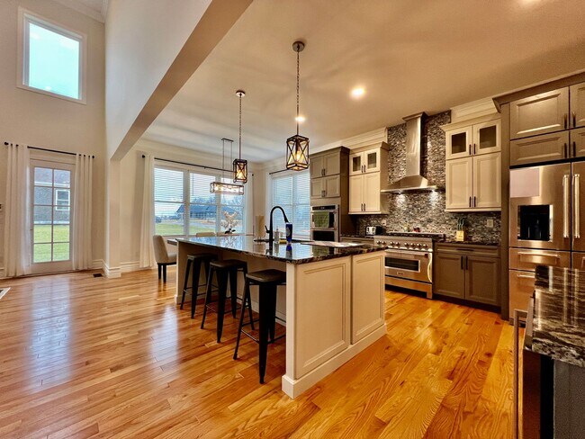 Building Photo - NEW, big, beautiful, Executive Home Liberty Twp