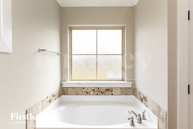 Building Photo - 1017 Emerald Ridge Dr