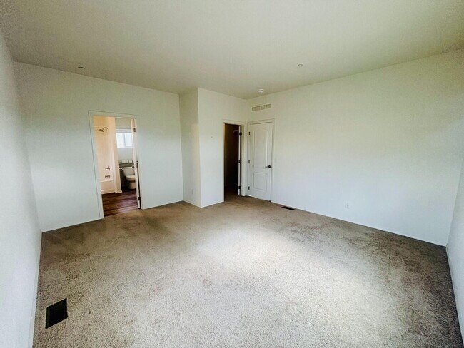 Building Photo - Fantastic Views of San Jacinto and Palm Springs