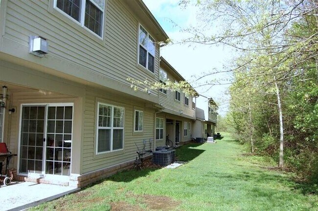 Building Photo - 3051 Barclay Way