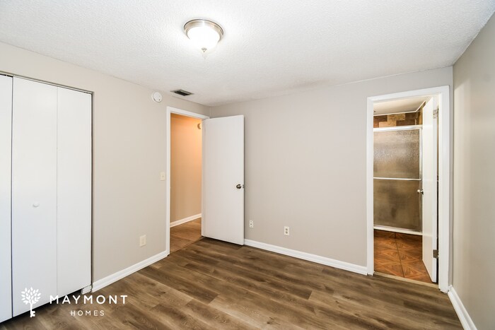 Building Photo - 7317 Sharbeth Dr S