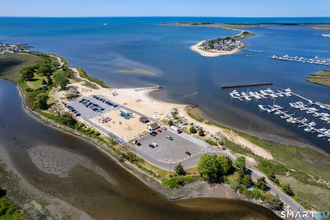 Building Photo - 6 Stevens Rd