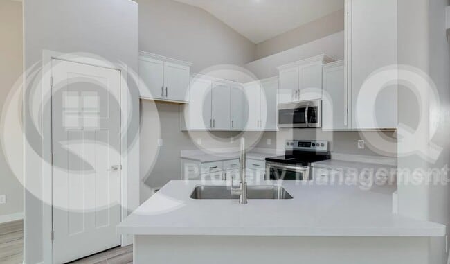 Building Photo - 15280 S Amado Blvd
