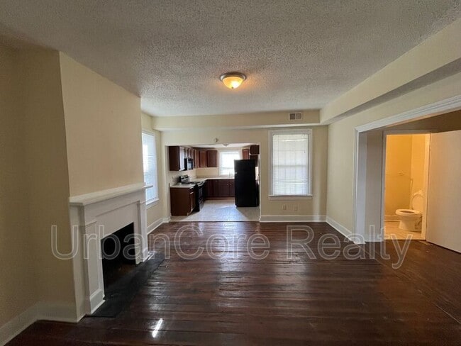 Building Photo - 805 N 26th St