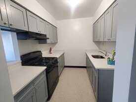 Building Photo - 954 Freeman St