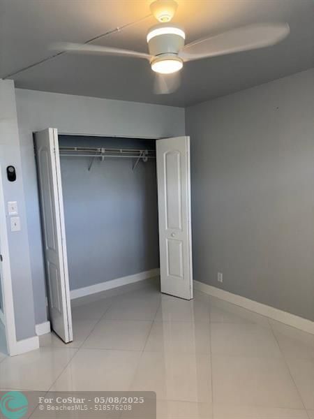 Building Photo - 1811 Sabal Palm Dr