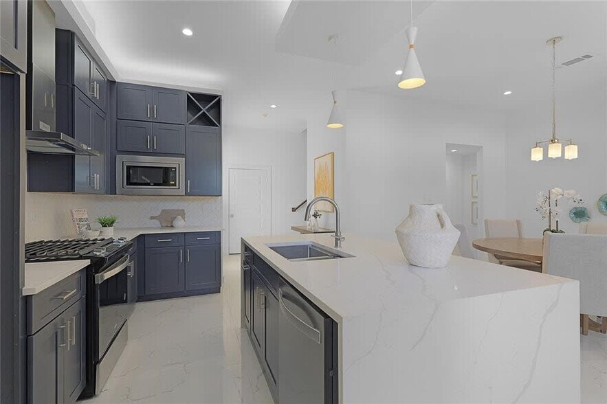 Building Photo - 2926 El Fenice Ln