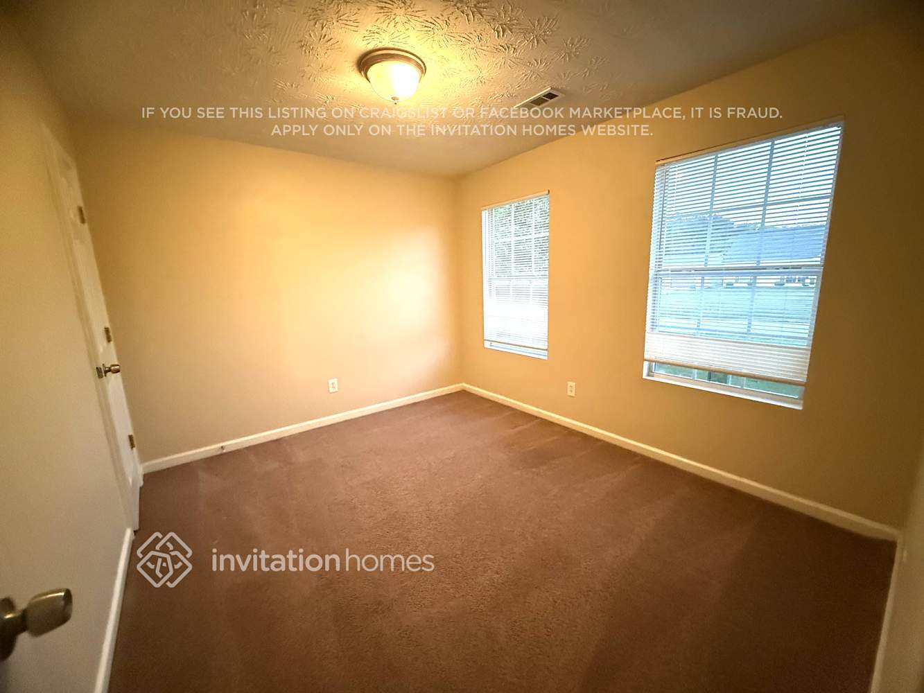 Building Photo - 10 Summer Breeze Ct