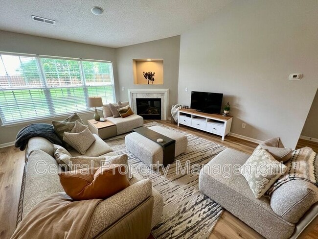 Building Photo - 952 Breezewood Ct