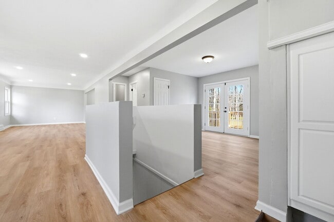 Building Photo - 3735 Richlawn Rd