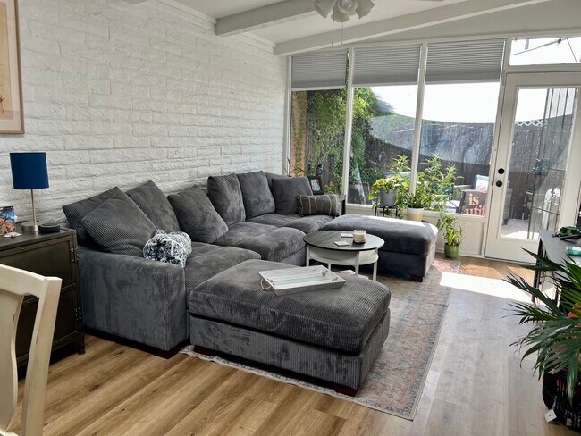 Building Photo - 3046 N 32nd St