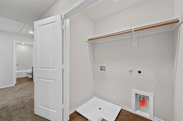 Building Photo - 623 Linden Rd