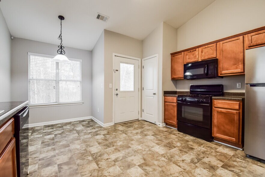 Building Photo - 54 Camden Way