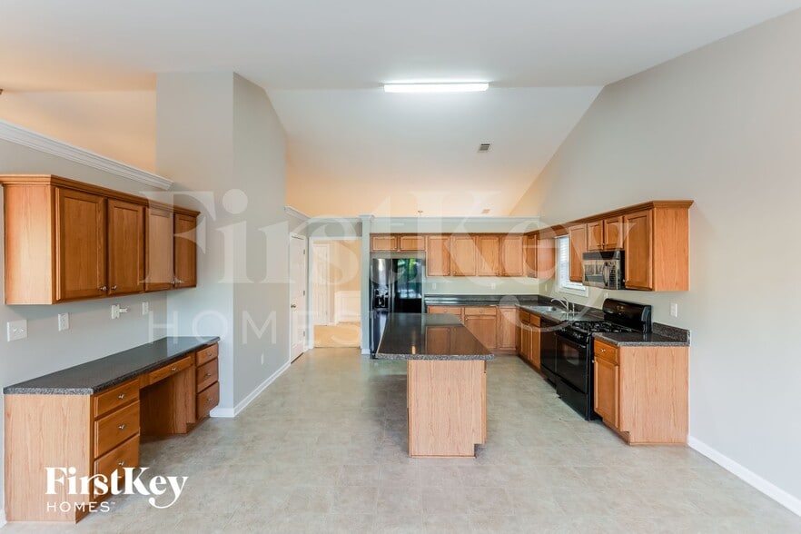 Building Photo - 2868 Merrion Park Ln NE