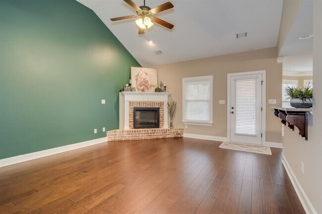 Building Photo - 219 Sandleton Way