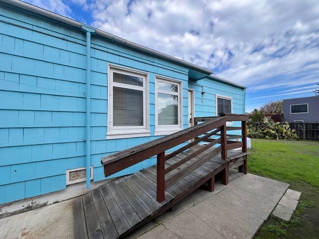 Building Photo - G1 | 940-942 Easton Avenue