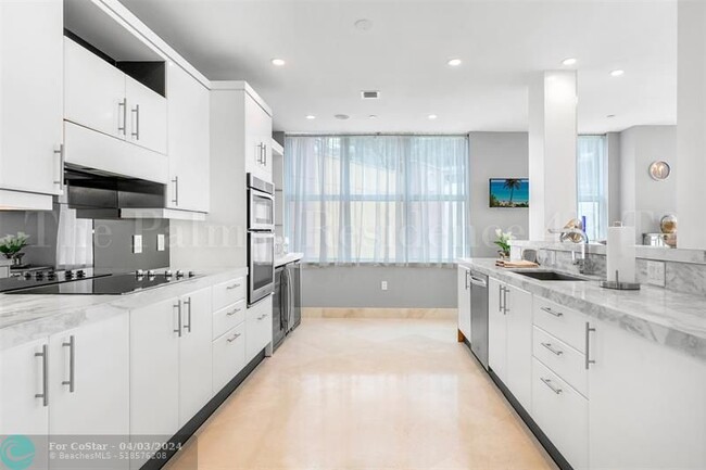 Building Photo - 2110 N Ocean Blvd