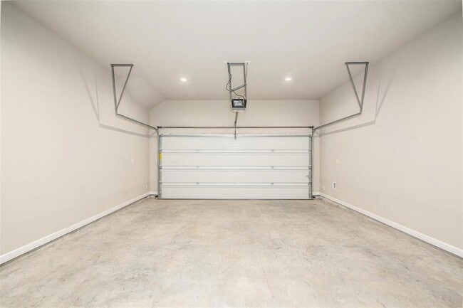 Building Photo - 235 N Spotted Fern Dr