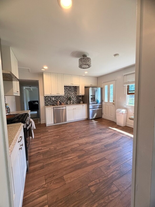 Building Photo - 7791 Sherwood Cir S